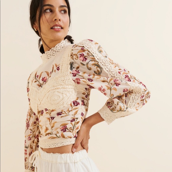 Farm rio floral and crochet blouse - Picture 3 of 3